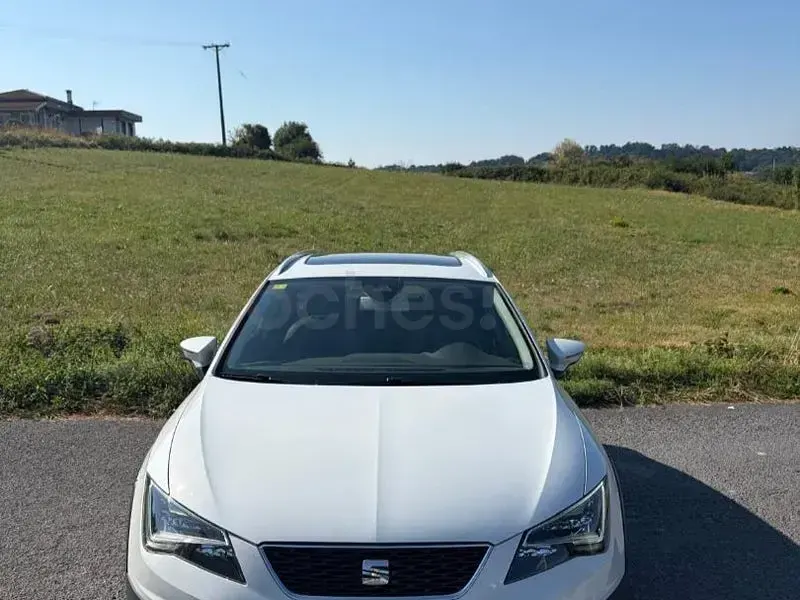 Usado Seat Leon 4Drive 184 CV (135 kW) 2015 Blanco Familiar
