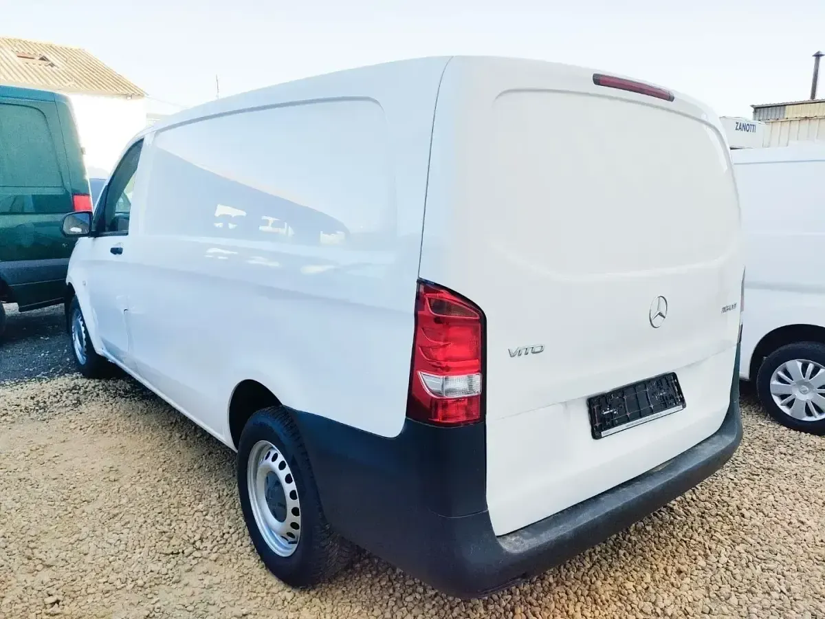 Usado Mercedes Vito 163 CV (119 kW) 2016 Blanco Van