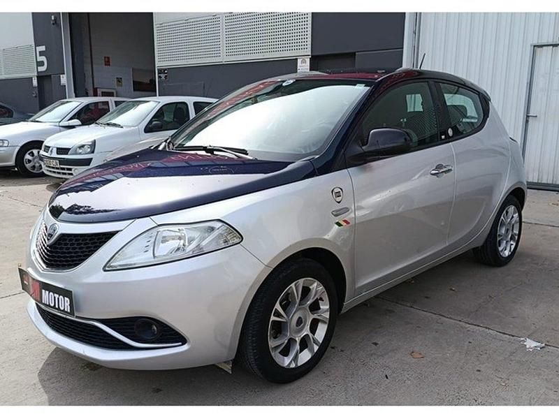Brugt Lancia Ypsilon 69 HK (50 kW) 2016 Blå Hatchback