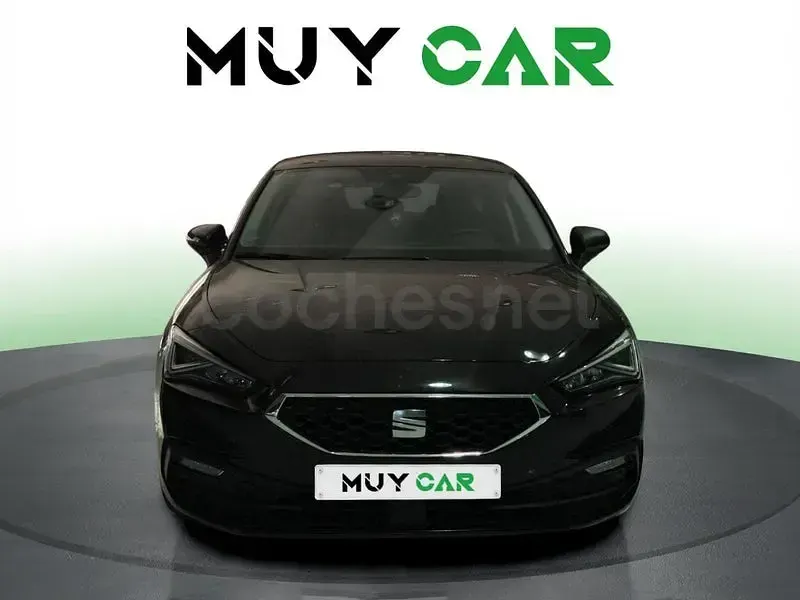 Usado Seat Leon Style 110 CV (80 kW) 2021 Negro Berlina