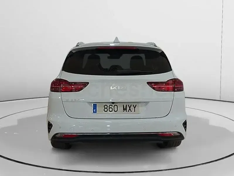 Usado Kia Ceed Style 100 CV (73 kW) 2025 Blanco Utilitario
