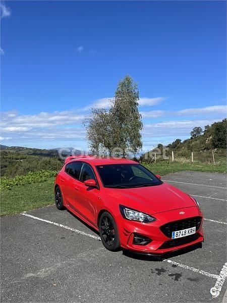 Usado Ford Focus ST-Line 125 CV (91 kW) 2018 Rojo Berlina