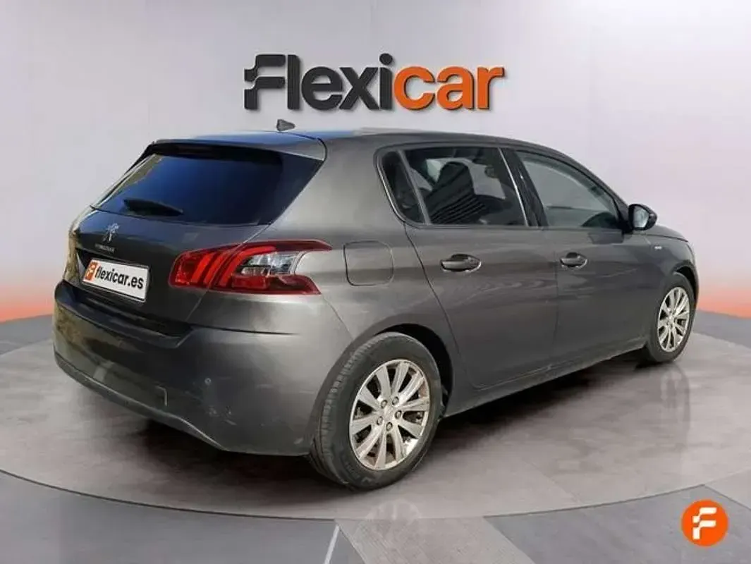 Usado Peugeot 308 Access 110 CV (80 kW) 2020 Gris Utilitario