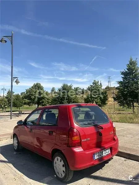 Usado Suzuki Alto 63 CV (46 kW) 2004 Rojo Utilitario
