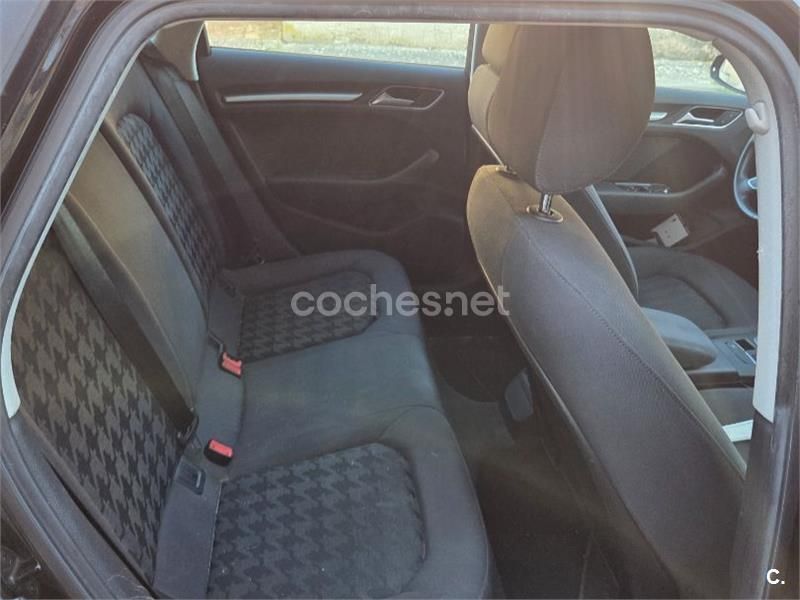 Negro Usado 2013 Audi A3 Sportback Ambiente Berlina | 11.100 € (Buen precio) - Imagen 1/4