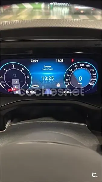 Usado VW Multivan Life 150 CV (110 kW) 2023 Negro Monovolumen