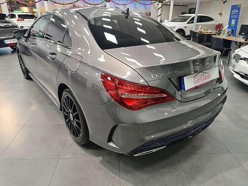 Usado Mercedes CLA200 136 CV (100 kW) 2018 Gris Coupe