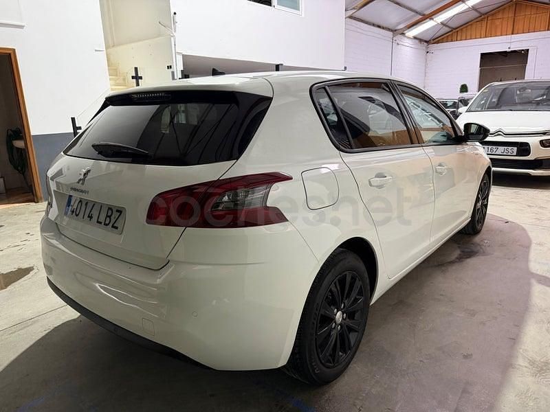 Usado Peugeot 308 Style 100 CV (73 kW) 2019 Blanco Berlina