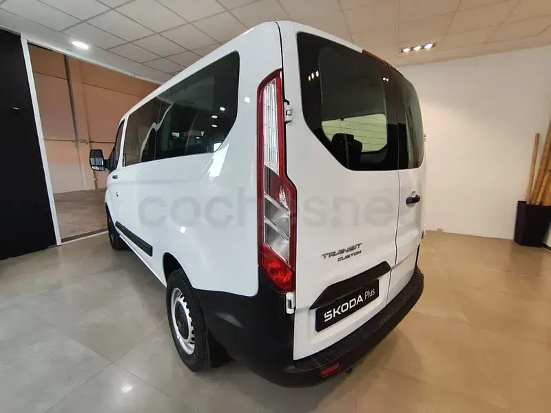 Usado Ford Tourneo Trend 105 CV (77 kW) 2021 Blanco Monovolumen