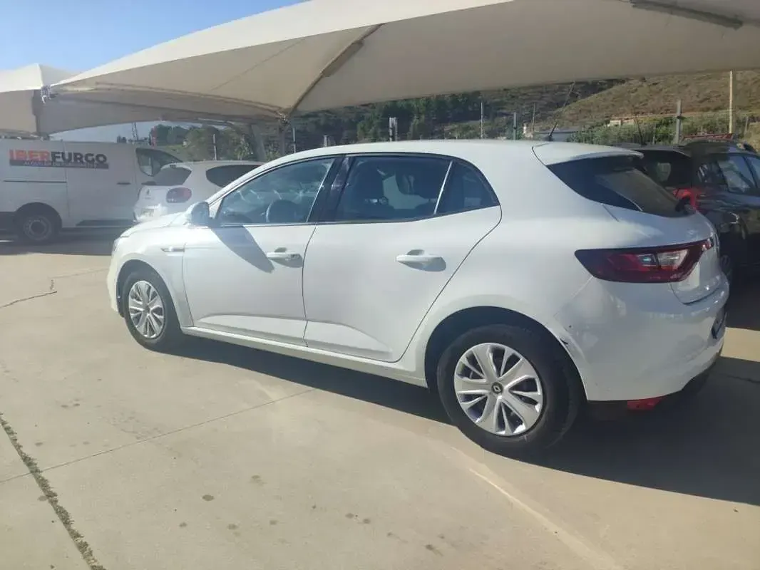 Usado Renault Mégane IV Life 95 CV (69 kW) 2020 Blanco Utilitario