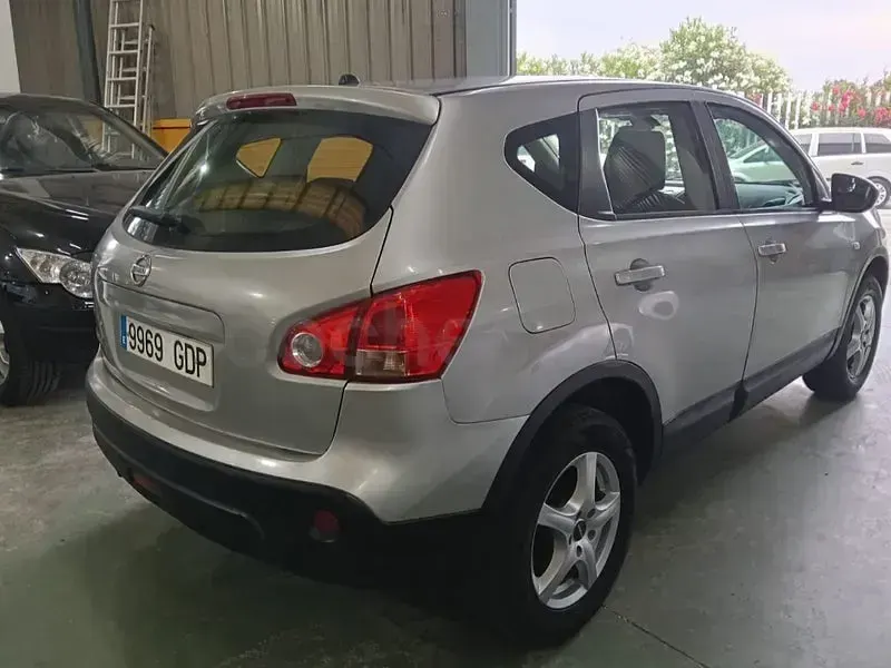 Usado Nissan Qashqai Acenta 140 CV (102 kW) 2008 Gris / plata SUV