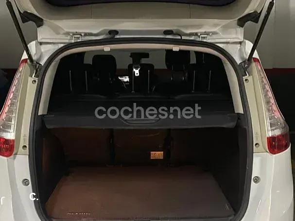 Usado Renault Scénic III Dynamique 130 CV (95 kW) 2013 Blanco Monovolumen