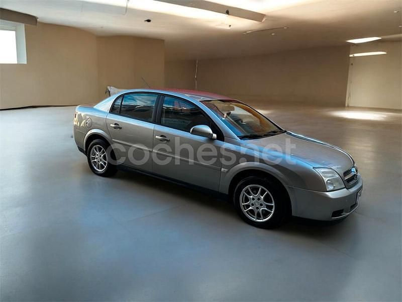 Beige Usado 2004 Opel Vectra Comfort Berlina | 3500 € (Precio justo) - Imagen 1/4