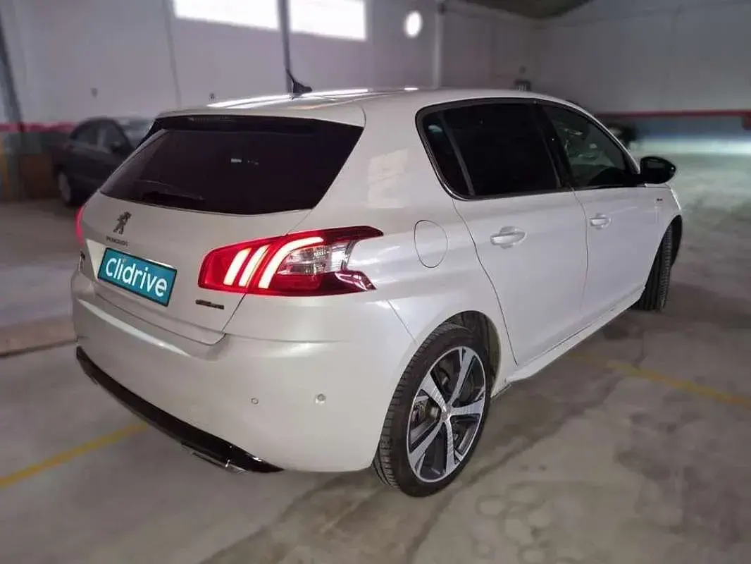 Usado Peugeot 308 GT-line 131 CV (96 kW) 2016 Blanco Utilitario