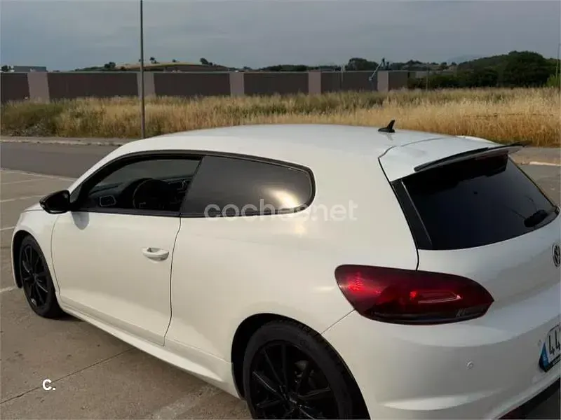 Usado VW Scirocco 122 CV (89 kW) 2013 Blanco Coupe
