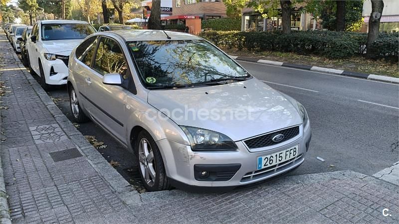 Gris / plata Usado 2006 Ford Focus Sport Berlina | 1200 € (Buen precio) - Imagen 1/4