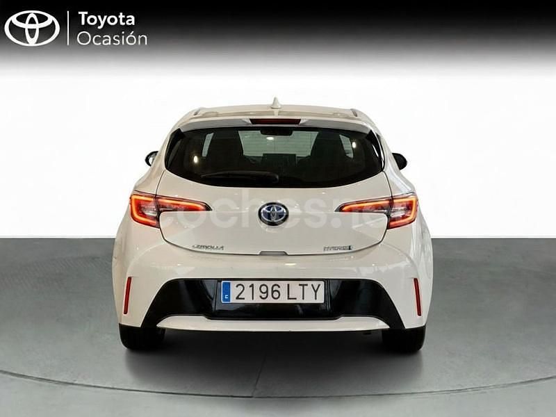 Usado Toyota Corolla Active 122 CV (89 kW) 2021 Blanco Berlina