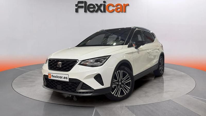Usado Seat Arona FR 110 CV (80 kW) 2023 Blanco SUV