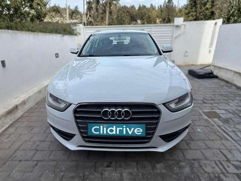 Usado Audi A4 Premium 140 CV (102 kW) 2012 Blanco Familiar