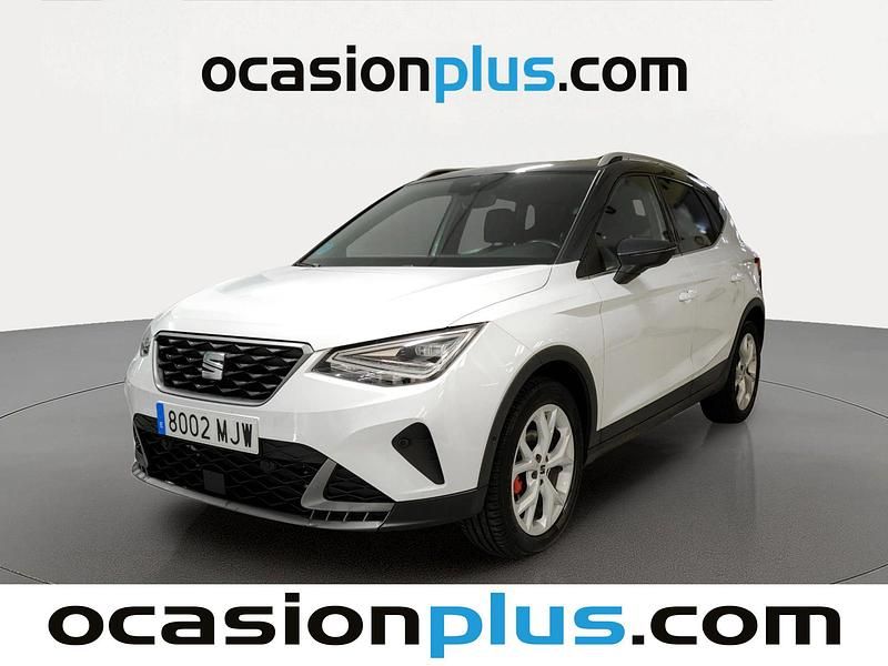 Usado Seat Arona FR 150 CV (110 kW) 2023 Blanco SUV