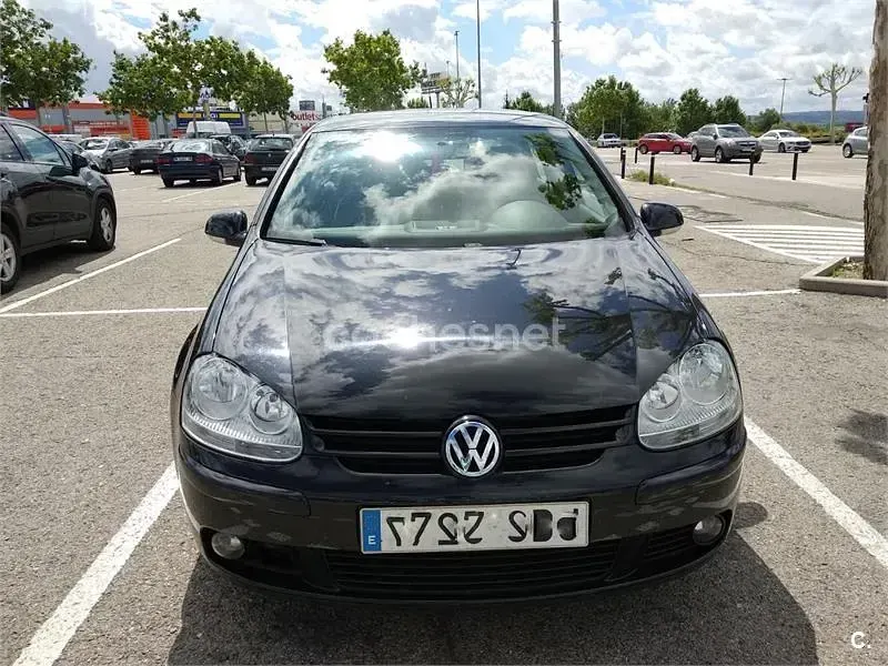 Usado VW Golf VI 105 CV (77 kW) 2008 Negro Utilitario