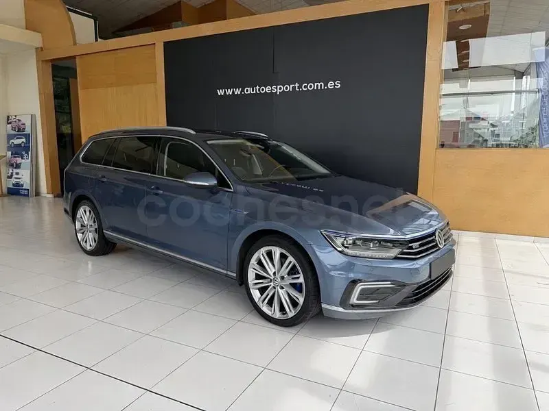 Usado VW Passat Sportline 180 CV (132 kW) 2015 Azul Familiar