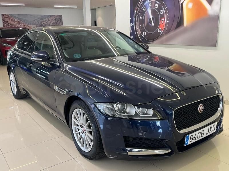 Usado Jaguar XF Prestige 180 CV (132 kW) 2017 Azul Berlina