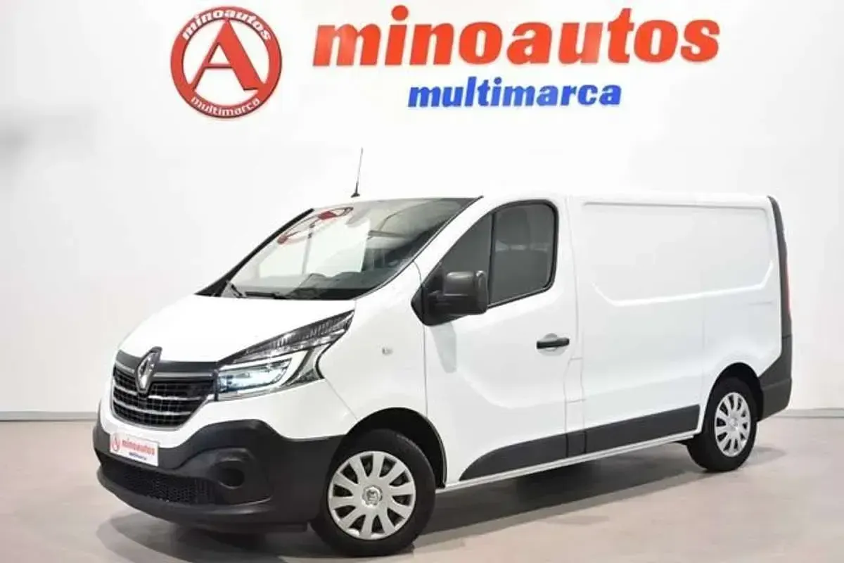 Usado Renault Trafic 120 CV (88 kW) 2021 Blanco Monovolumen