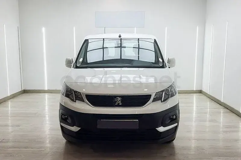 Usado Peugeot Rifter Active 102 CV (75 kW) 2021 Blanco Monovolumen