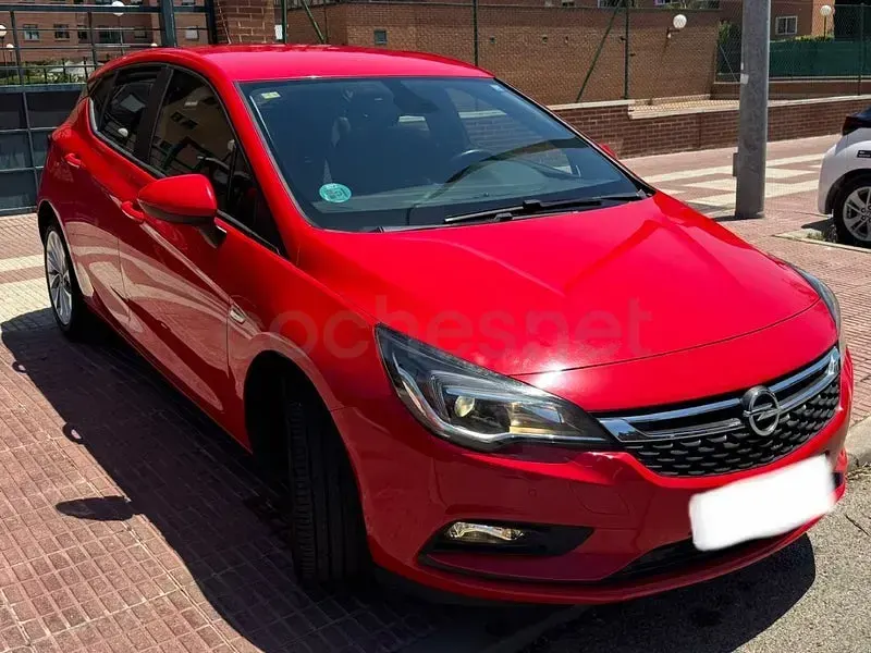 Usado Opel Astra Dynamic 110 CV (80 kW) 2017 Rojo Berlina