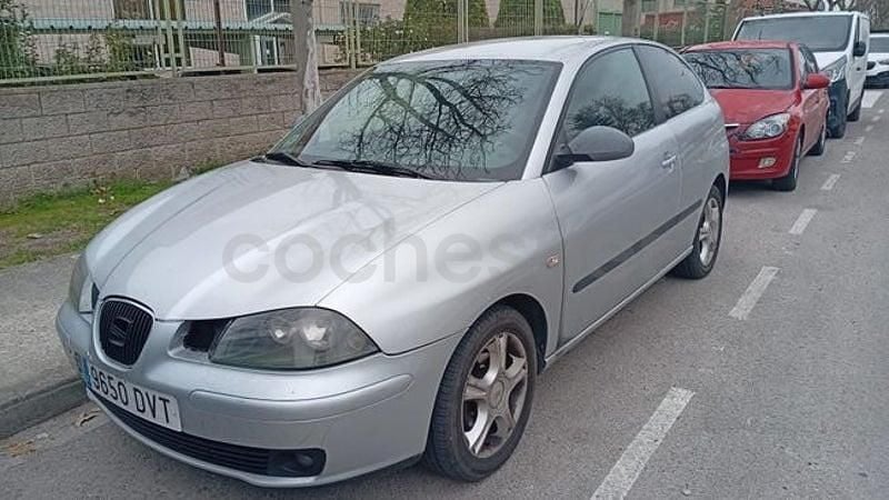 Usado Seat Ibiza Reference 101 CV (74 kW) 2006 Gris / plata Utilitario