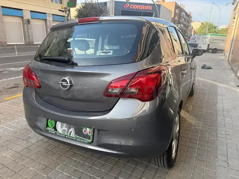 Usado Opel Corsa Selective 90 CV (66 kW) 2016 Gris / plata Utilitario