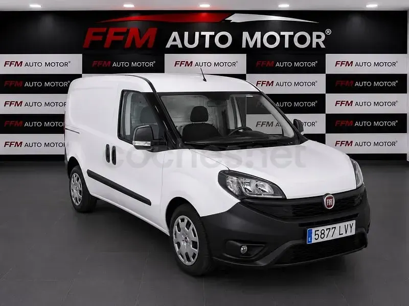 Usado Fiat Doblò Pop 95 CV (69 kW) 2022 Blanco Monovolumen