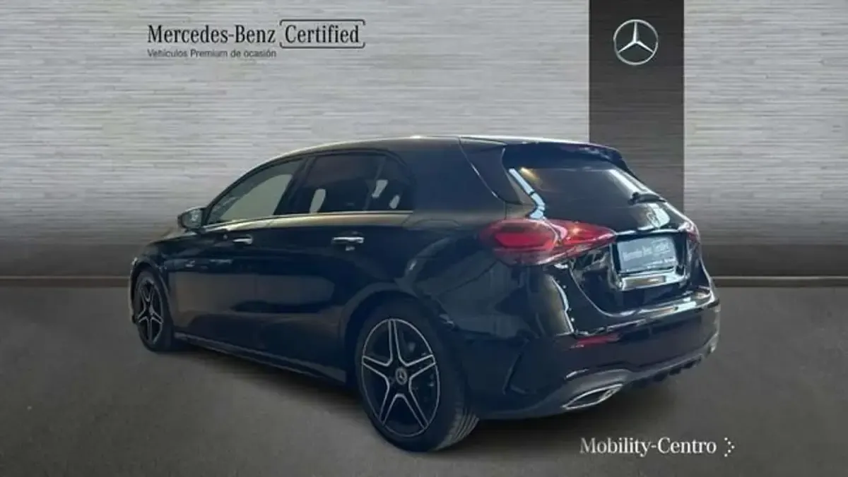 Usado Mercedes A180 109 CV (80 kW) 2024 Negro Utilitario