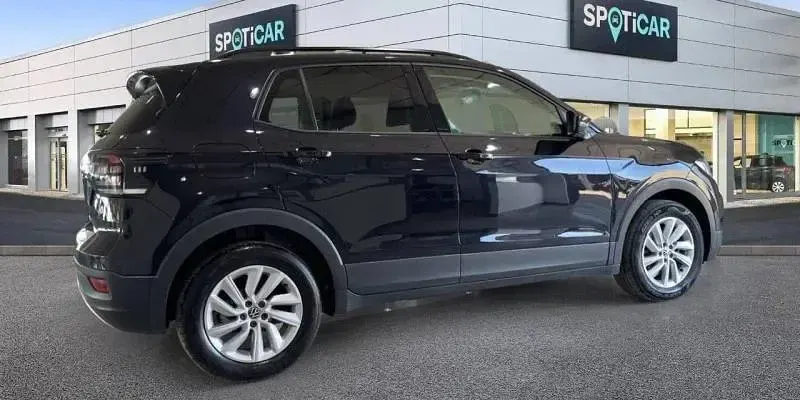 Usado VW T-Cross Advance 110 CV (80 kW) 2023 Negro SUV