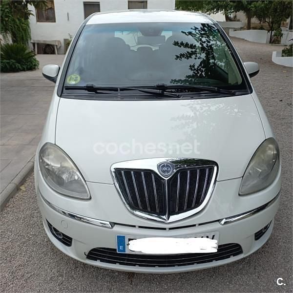 Blanco Usado 2010 Lancia Musa Monovolumen | 3600 € - Imagen 1/4