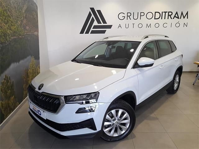 Usado Skoda Karoq Ambition 150 CV (110 kW) 2022 Blanco SUV