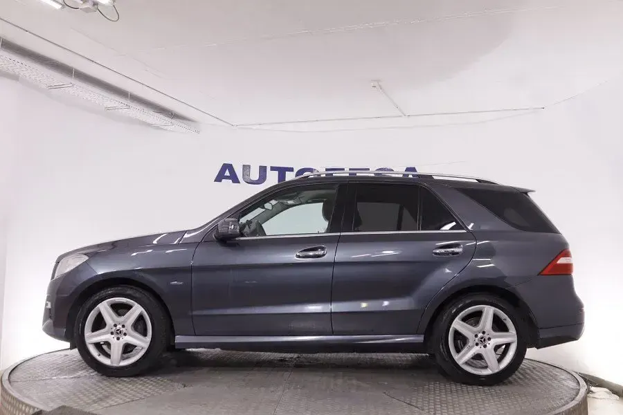 Usado Mercedes ML350 196 CV (144 kW) 2012 Gris SUV