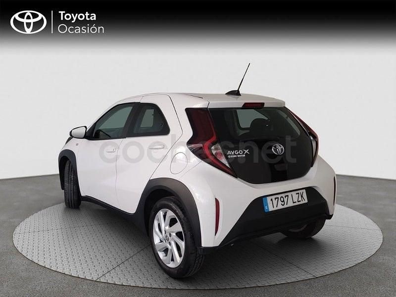 Usado Toyota Aygo X Play 72 CV (52 kW) 2022 Blanco SUV