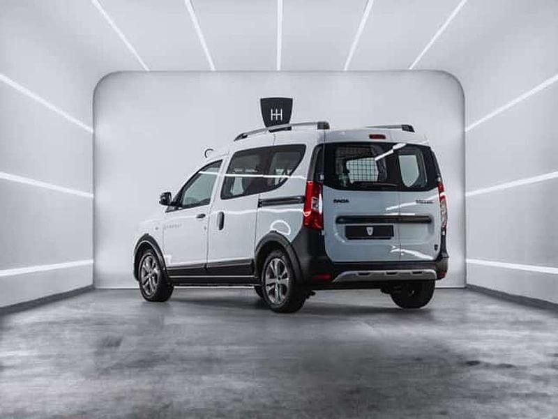 Usado Dacia Dokker Stepway 95 CV (69 kW) 2016 Blanco Monovolumen