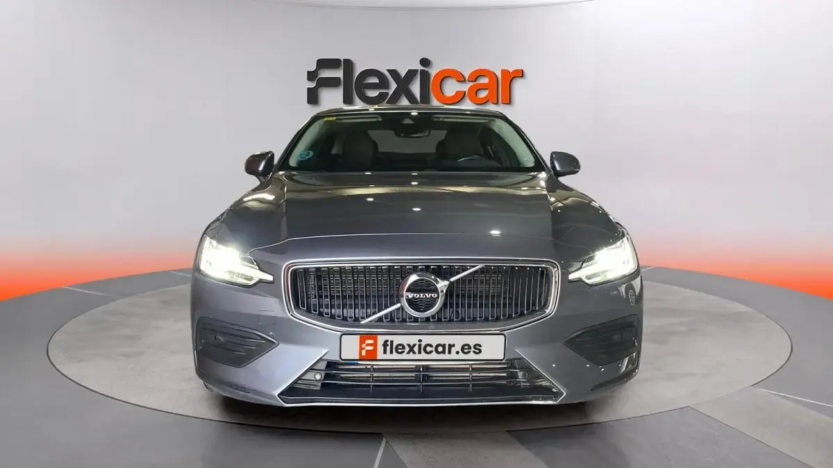 Usado Volvo S60 190 CV (139 kW) 2020 Gris Berlina