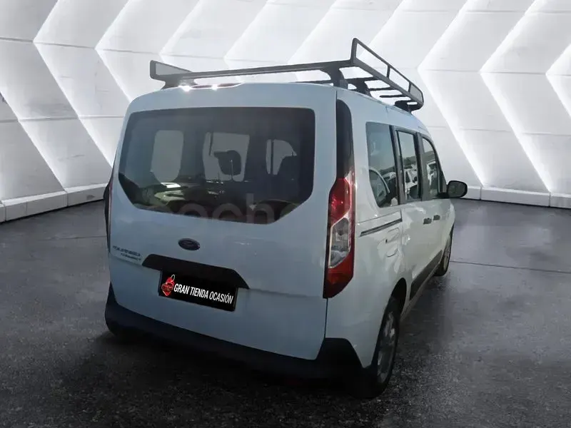 Usado Ford Tourneo Trend 120 CV (88 kW) 2021 Blanco Monovolumen