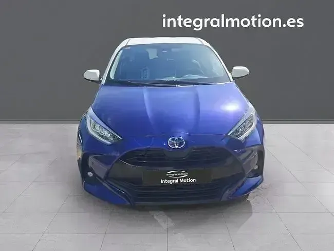 Usado Toyota Yaris Style 115 CV (84 kW) 2021 Azul Utilitario