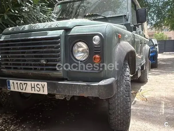 Usado Land Rover Defender 122 CV (89 kW) 2013 Verde Pickup/Camioneta