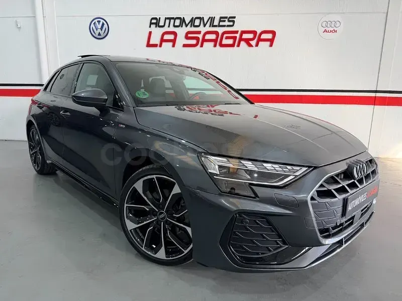 Usado Audi A3 S-Line 150 CV (110 kW) 2025 Gris / plata Berlina