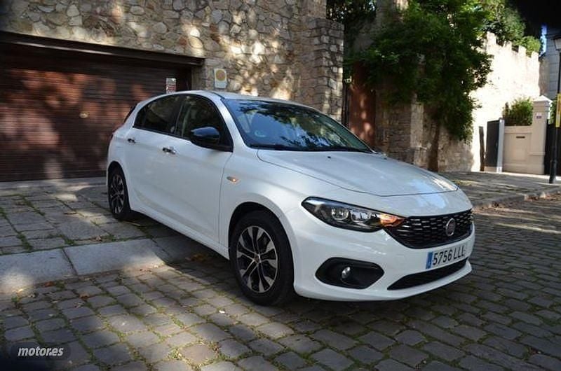 Usado Fiat Tipo Mirror 120 CV (88 kW) 2019 Blanco Berlina