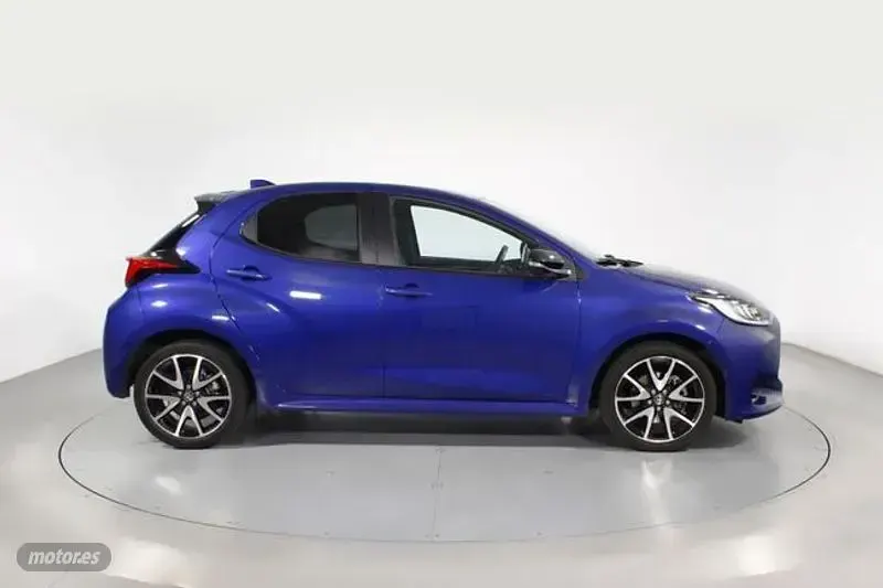 Usado Toyota Yaris Style 116 CV (85 kW) 2022 Azul Utilitario
