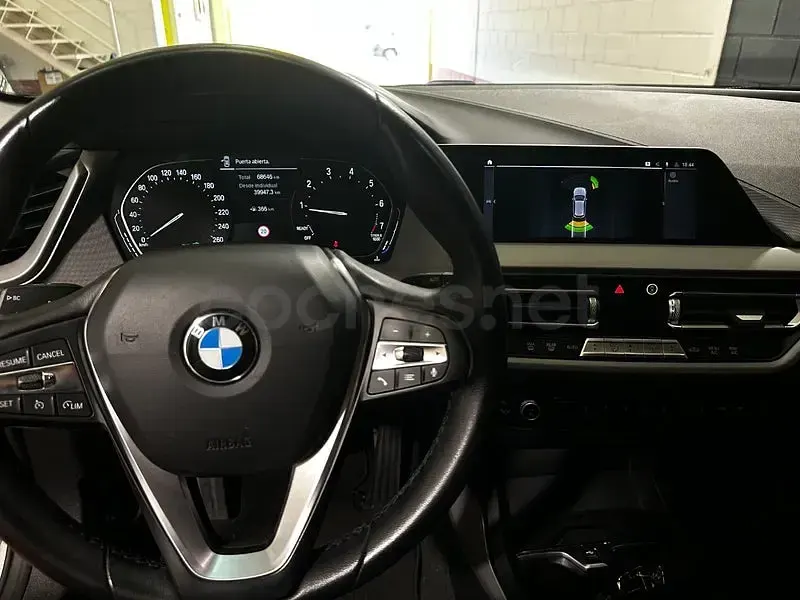 Usado BMW 118 Comfort Edition 136 CV (100 kW) 2022 Blanco Berlina