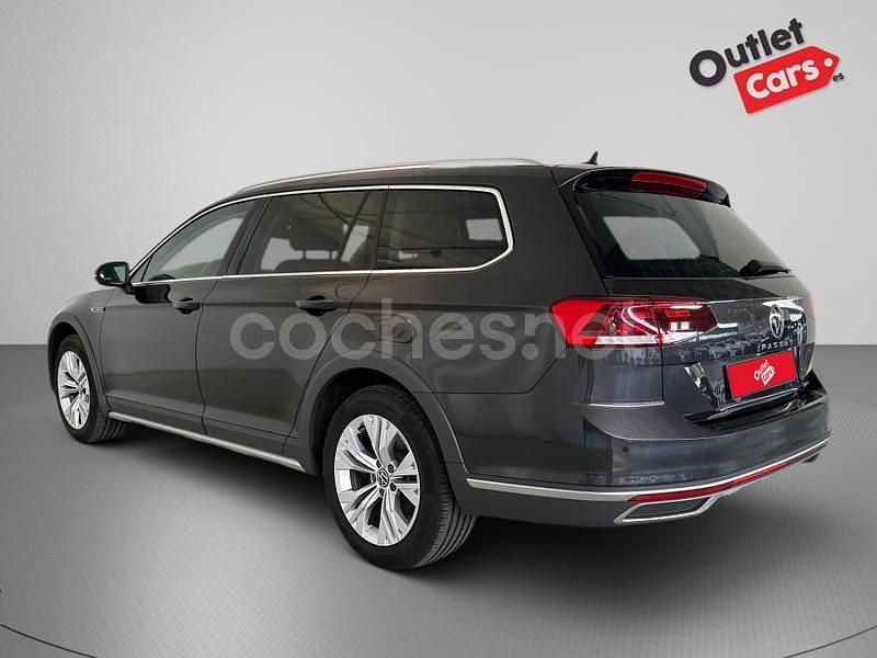 Usado VW Passat Alltrack 200 CV (147 kW) 2023 Gris / plata Familiar