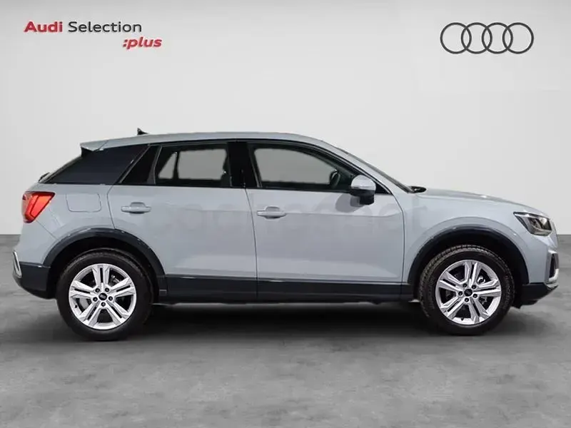 Usado Audi Q2 Advanced Plus 116 CV (85 kW) 2025 Gris / plata SUV